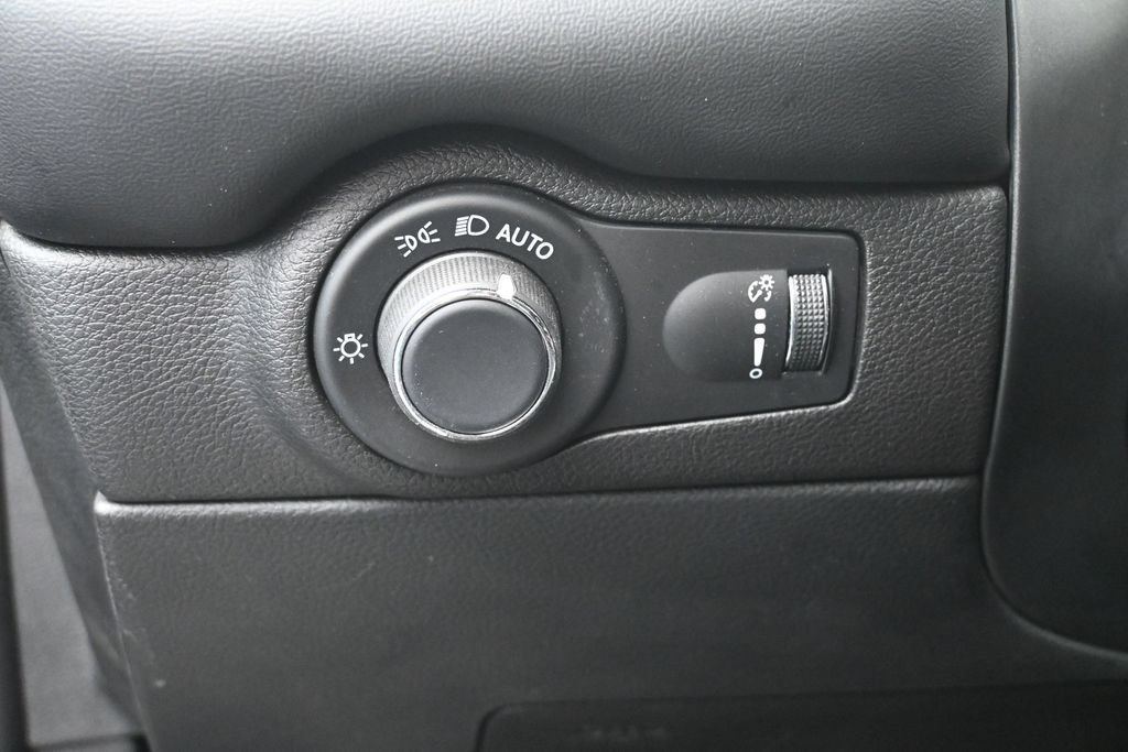 Used 2025 Dodge Durango R/T AWD/4WD image 16