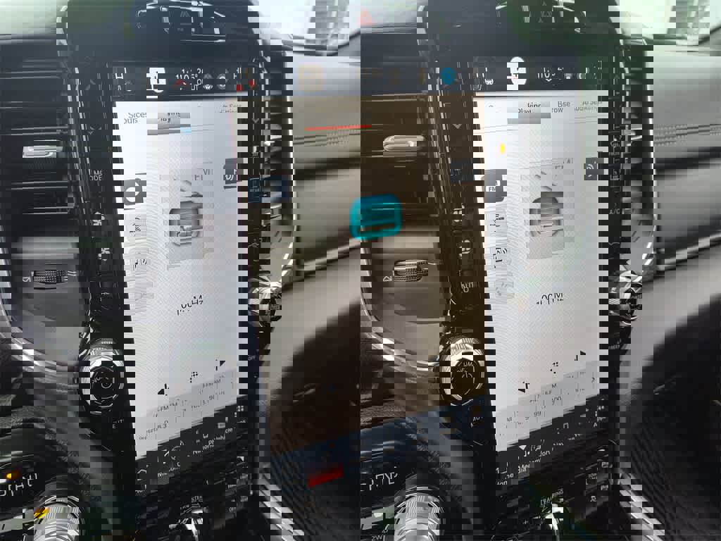 Used 2024 RAM 1500 Laramie image 16