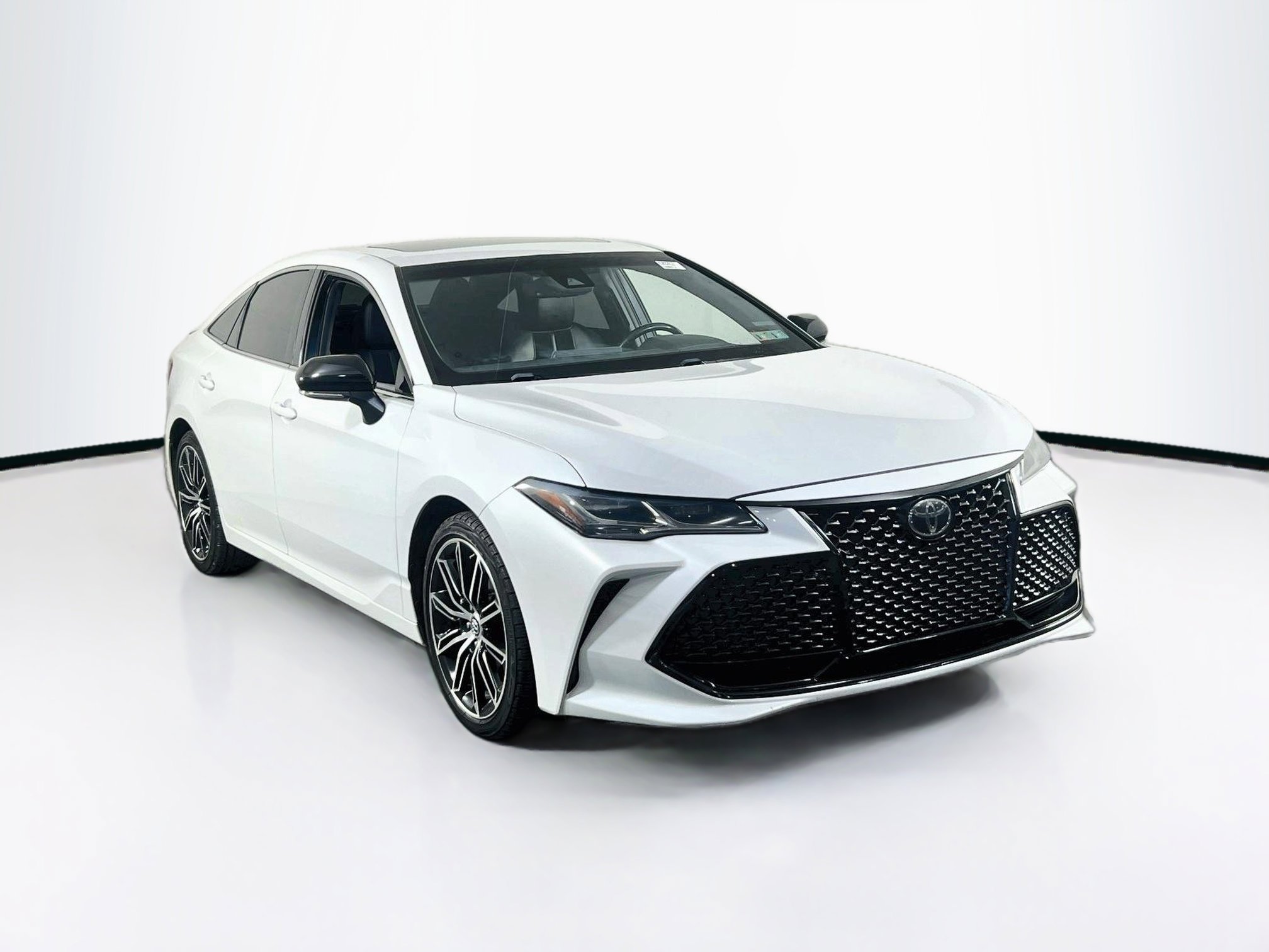 Used 2019 Toyota Avalon Touring w/ All Weather Liner Package FWD image 3