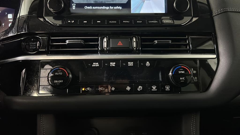 Used 2025 Nissan Pathfinder Platinum image 28