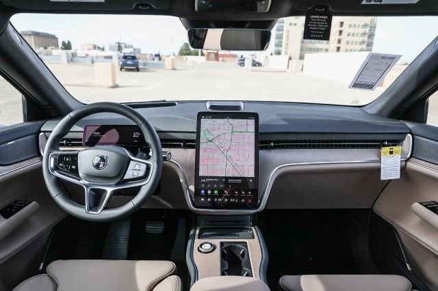 New 2025 Volvo EX90 Plus image 13