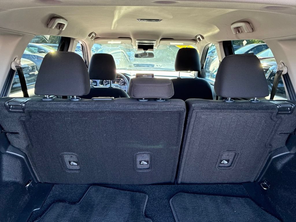 Certified 2025 Nissan Rogue SV AWD/4WD image 15