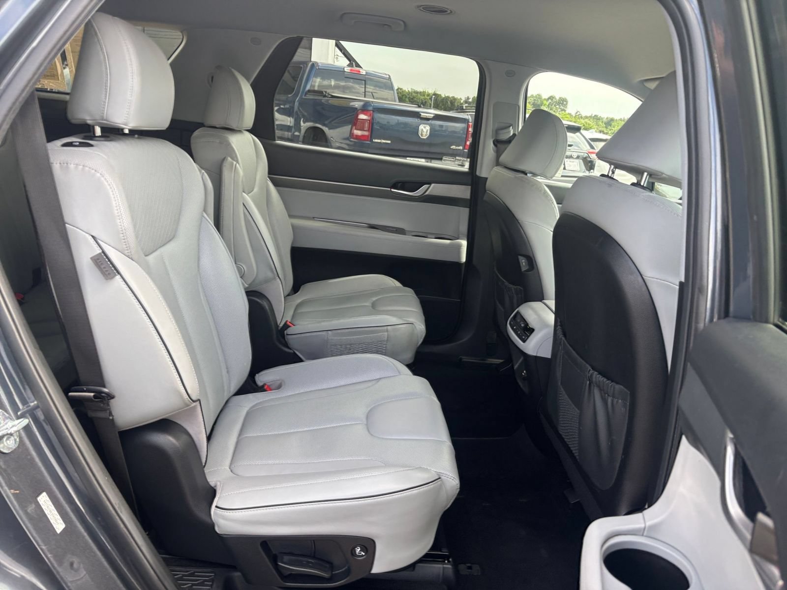 Used 2024 Hyundai Palisade SEL FWD image 24