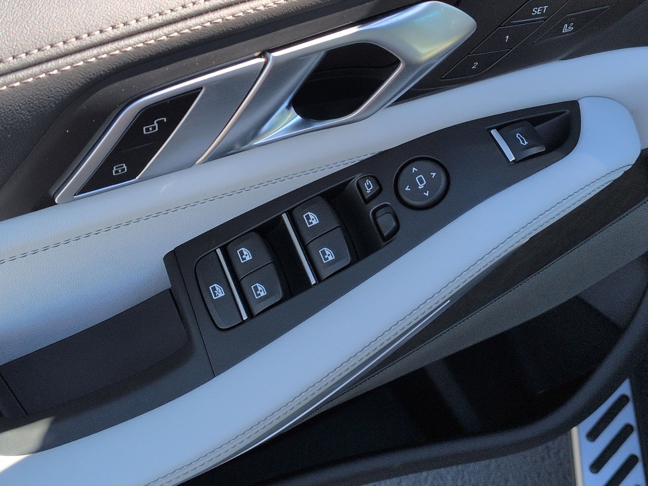 Used 2026 BMW X5 xDrive40i w/ Premium Package image 15