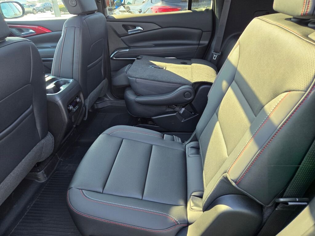 New 2026 Chevrolet Traverse Z71 w/ Driver Confidence Package image 15