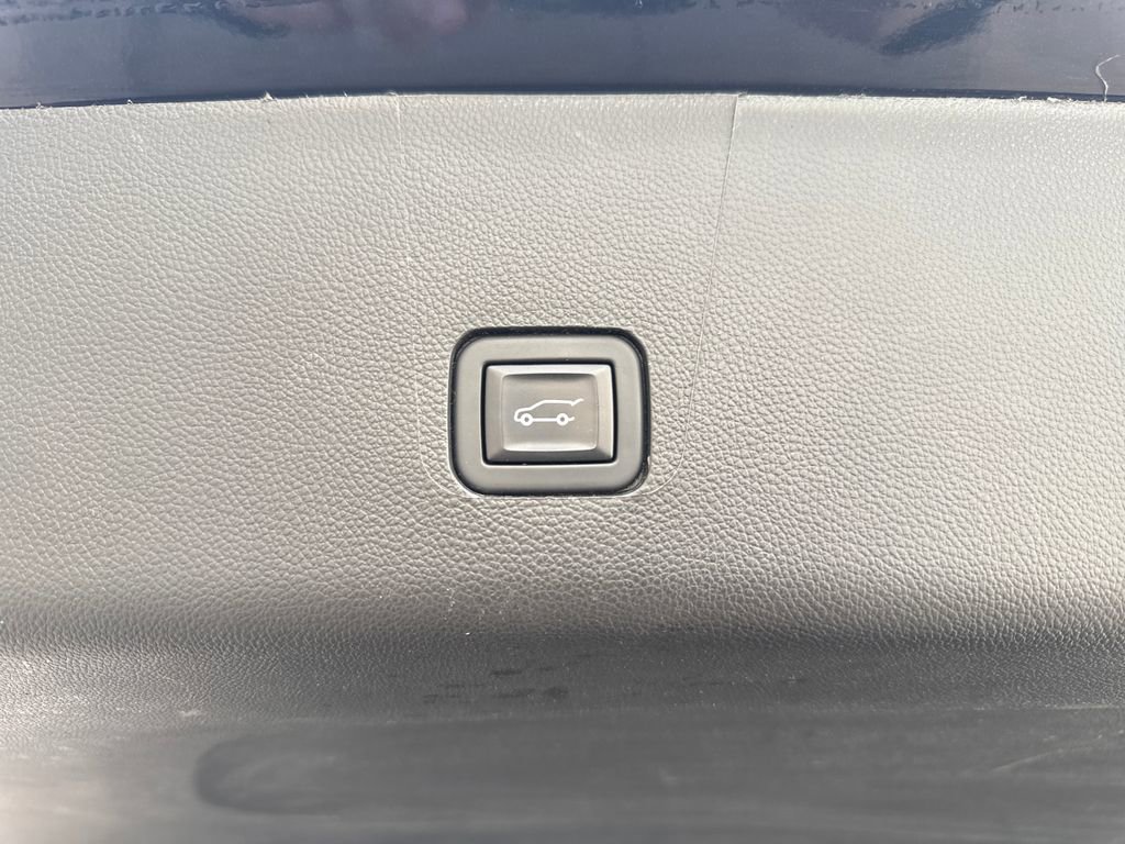 Used 2023 Chevrolet Traverse LT w/ Midnight/Sport Edition AWD/4WD image 20