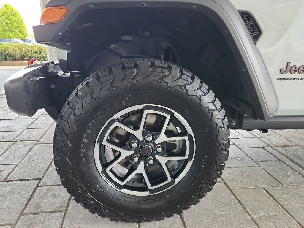 Used 2025 Jeep Wrangler Unlimited Rubicon AWD/4WD image 30