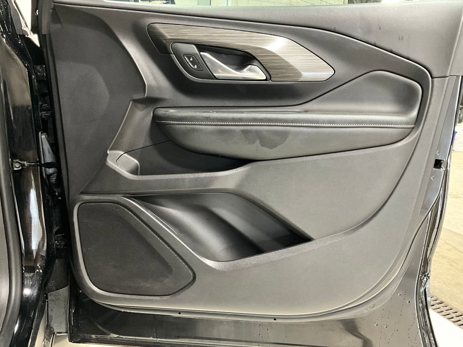 Used 2024 GMC Terrain SLT image 22