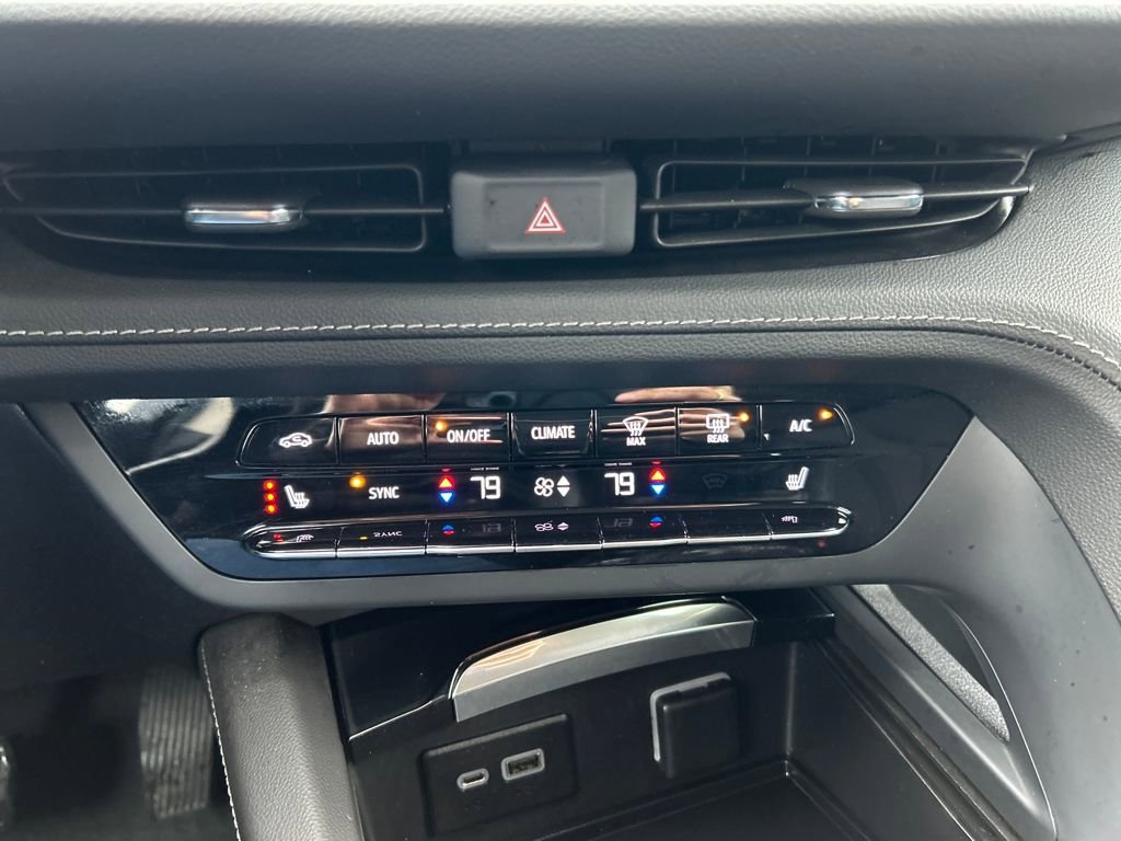 Used 2022 Buick Envision Preferred image 32