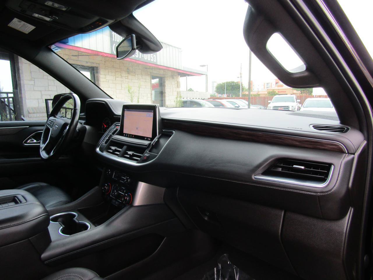 Used 2021 Chevrolet Tahoe Z71 w/ Z71 Off-Road Package AWD/4WD image 11