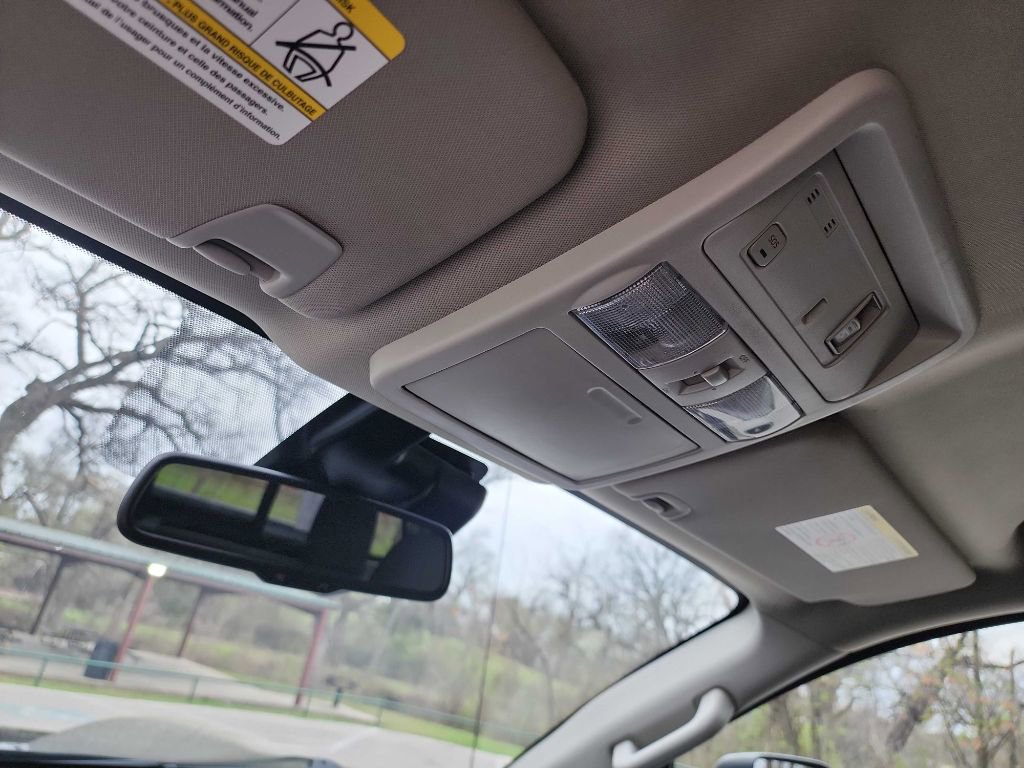 Used 2021 Nissan Titan SV w/ SV Convenience Package image 25