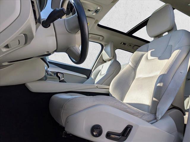 Used 2018 Volvo XC90 T5 Momentum w/ Convenience Package image 14