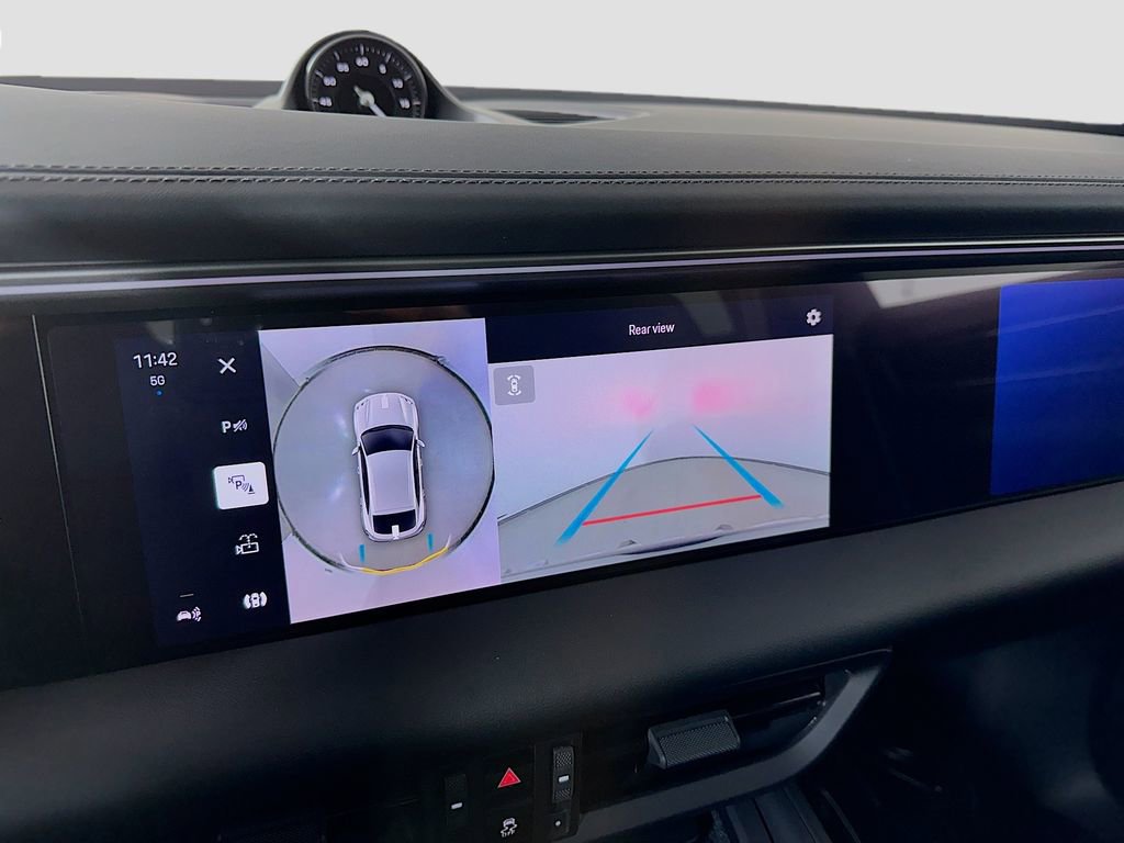 Used 2025 Porsche Macan 4S Electric image 17