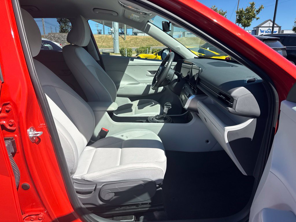 Used 2025 Hyundai Kona SEL AWD/4WD image 14