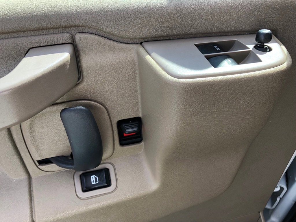 Used 2020 Chevrolet Express 3500 w/ Driver Convenience Package image 15