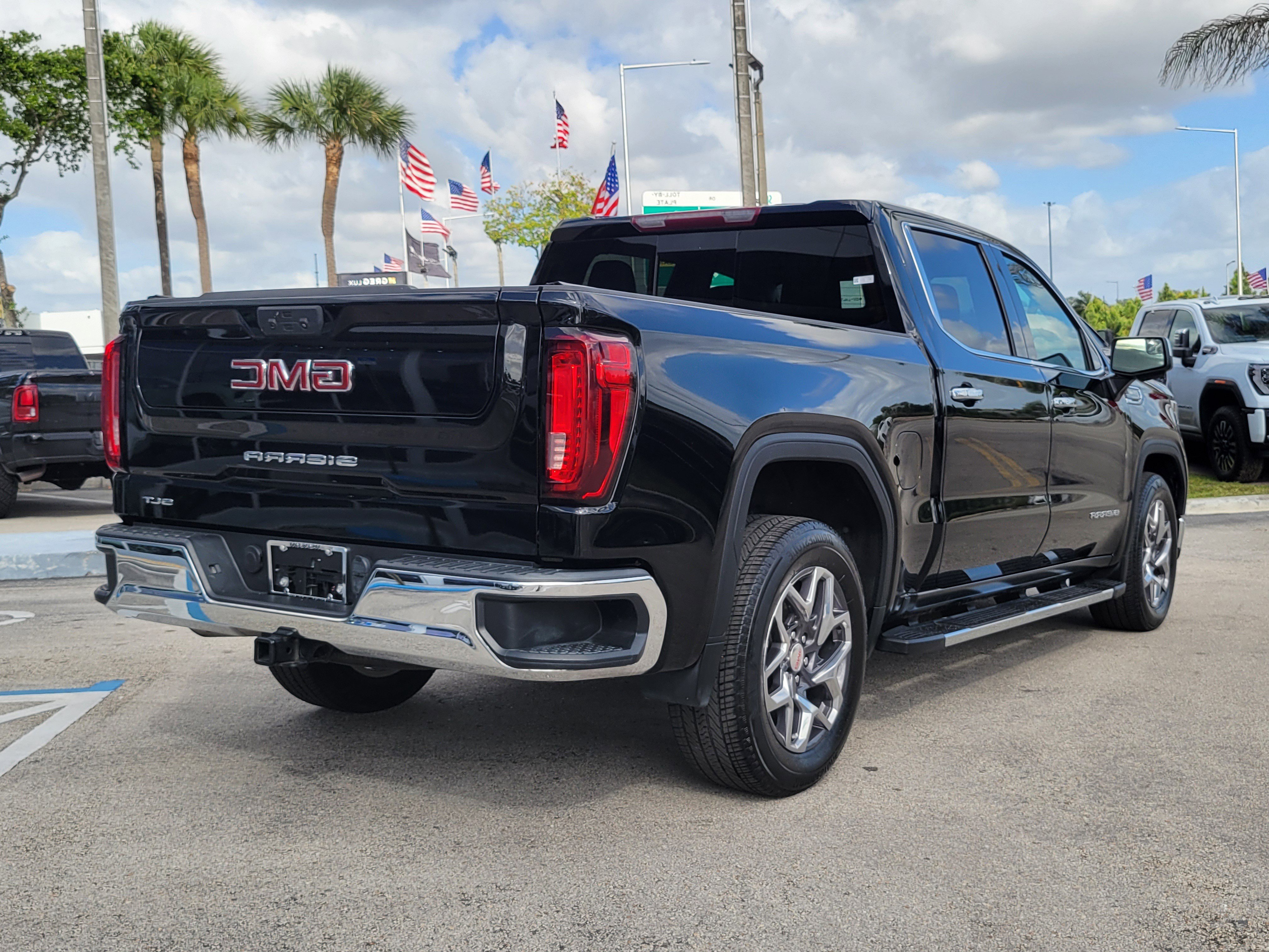 Used 2023 GMC Sierra 1500 SLT w/ SLT Convenience Package RWD image 5
