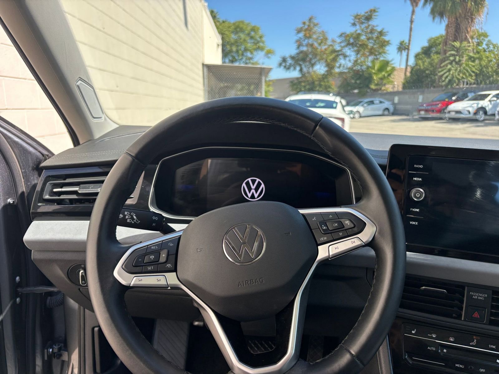 Used 2025 Volkswagen Jetta SE image 34