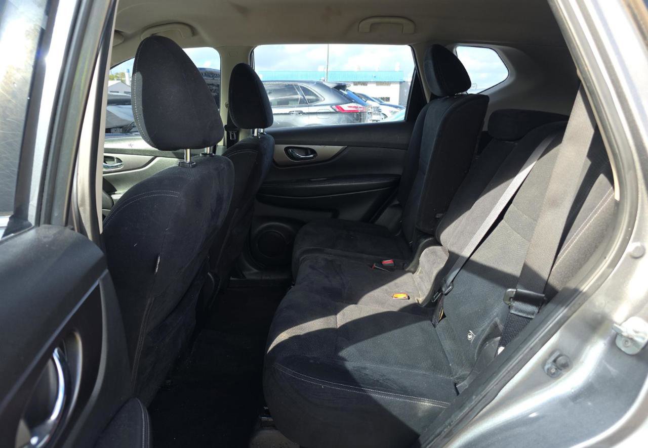 Used 2016 Nissan Rogue S image 15