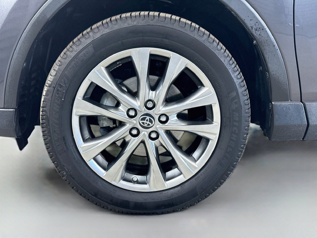 Used 2016 Toyota RAV4 Limited FWD image 37