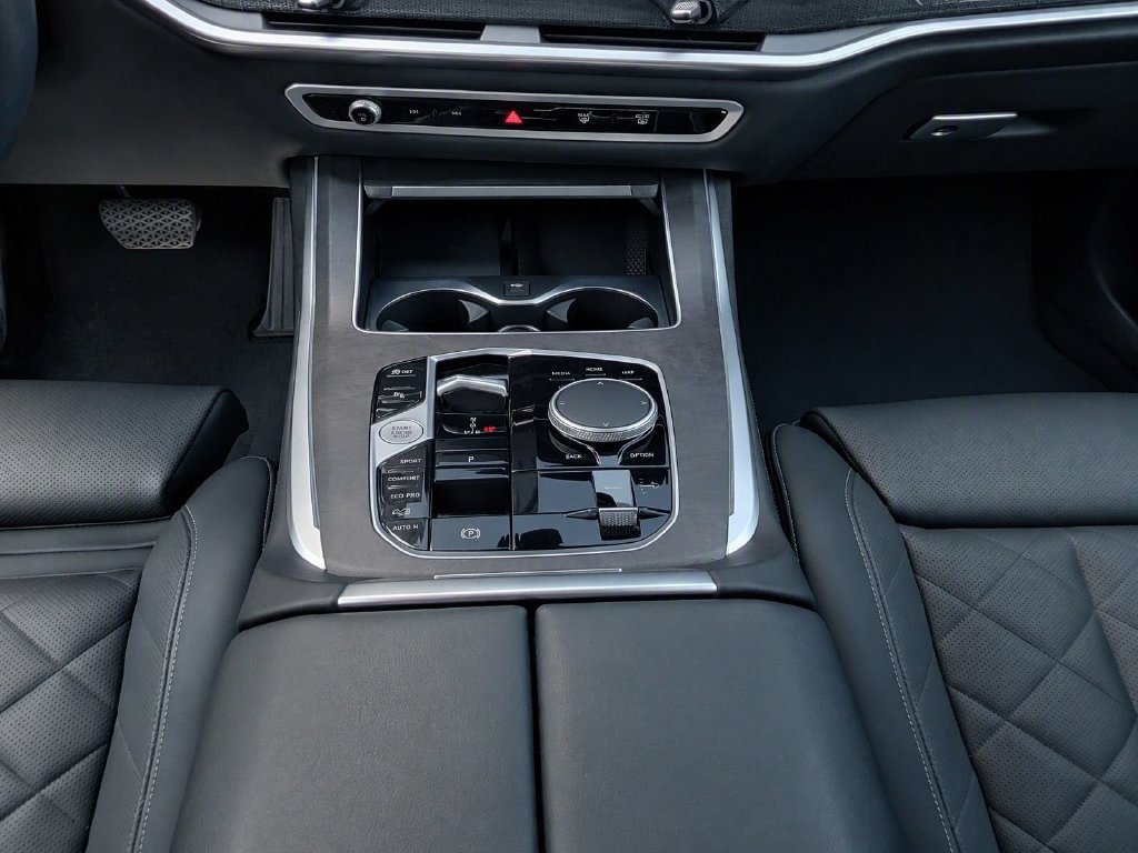 Certified 2025 BMW X7 xDrive40i AWD/4WD image 28