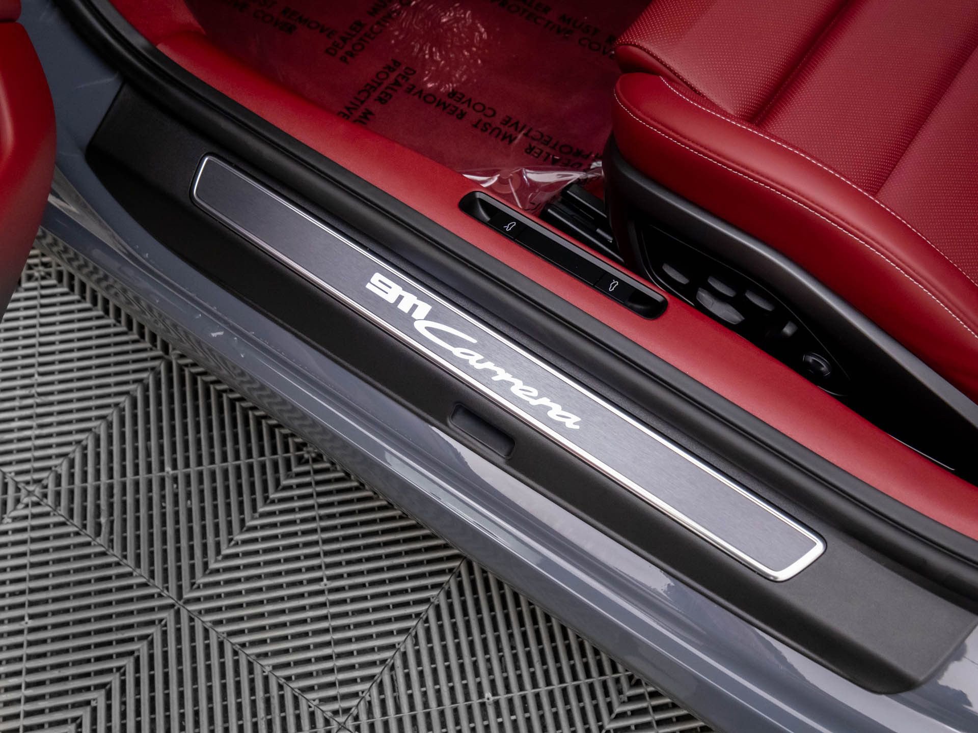 Certified 2025 Porsche 911 Carrera image 13