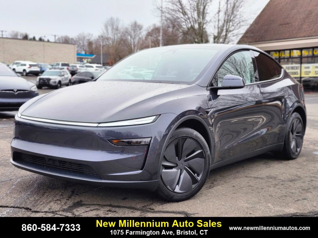 Used 2026 Tesla Model Y Long Range image 1