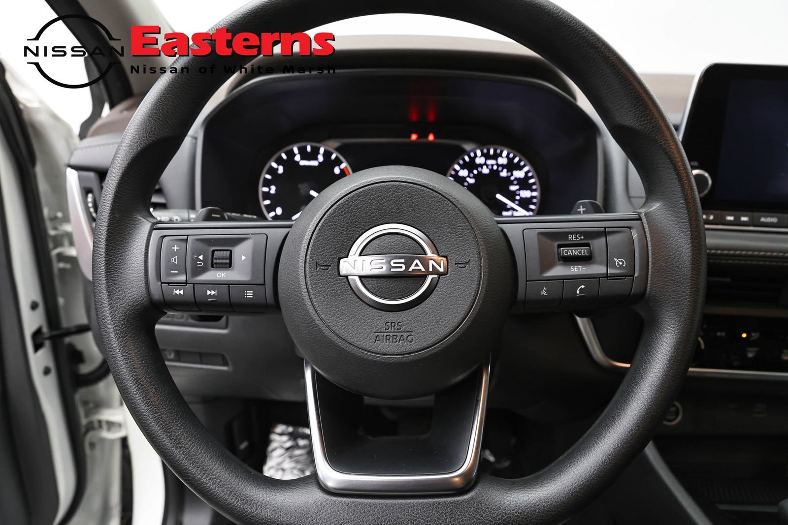 Used 2023 Nissan Rogue S AWD/4WD image 10