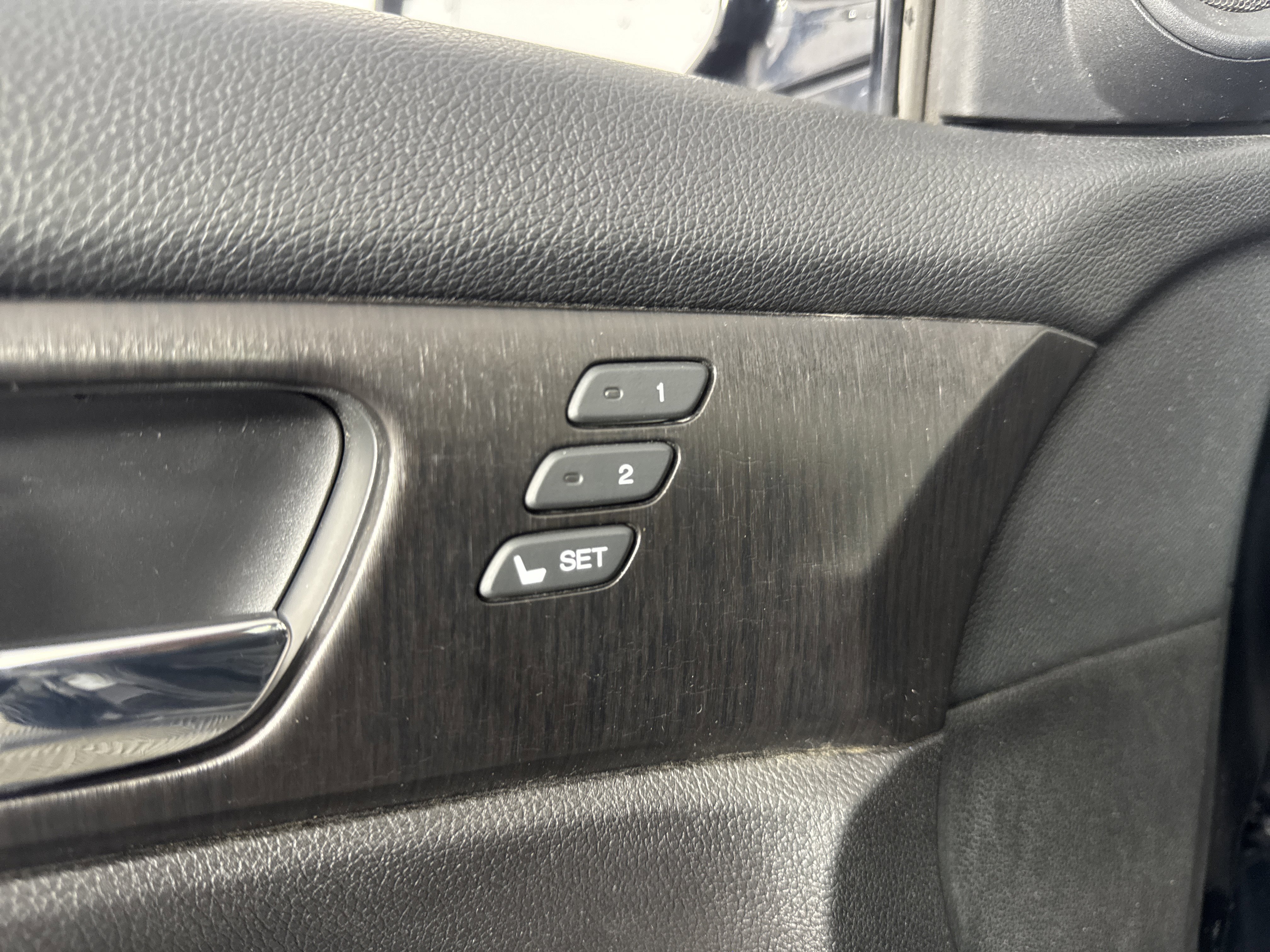 Used 2015 Honda Accord EX-L image 24