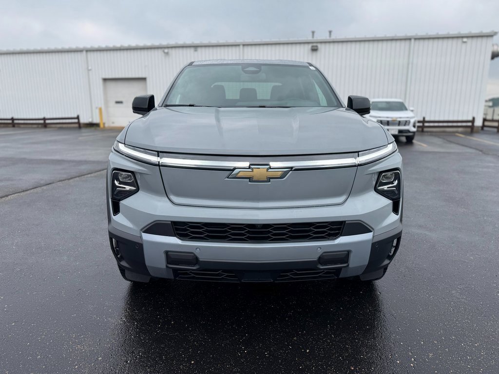 New 2025 Chevrolet Silverado EV LT image 8