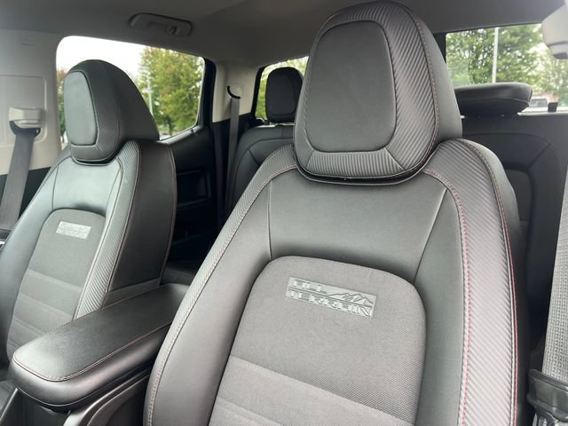 Used 2016 GMC Canyon SLE w/ All Terrain Package AWD/4WD image 16