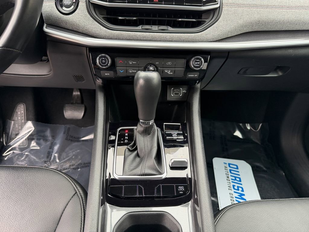 Used 2022 Jeep Compass Latitude image 11