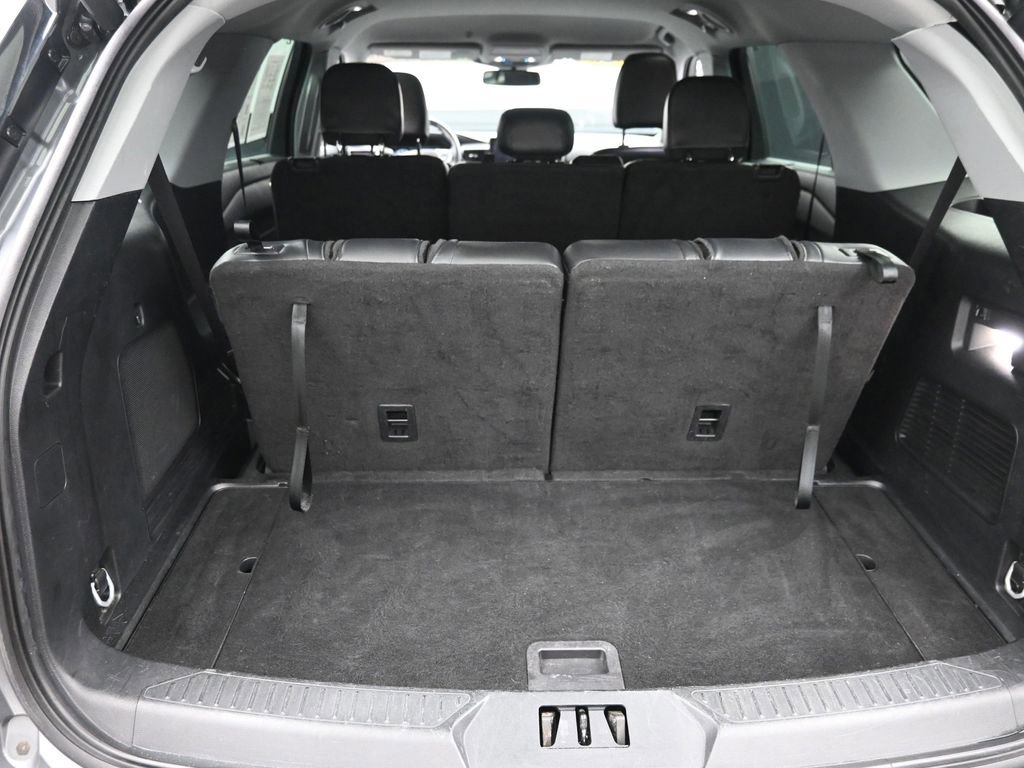 Used 2023 Ford Explorer Limited AWD/4WD image 12