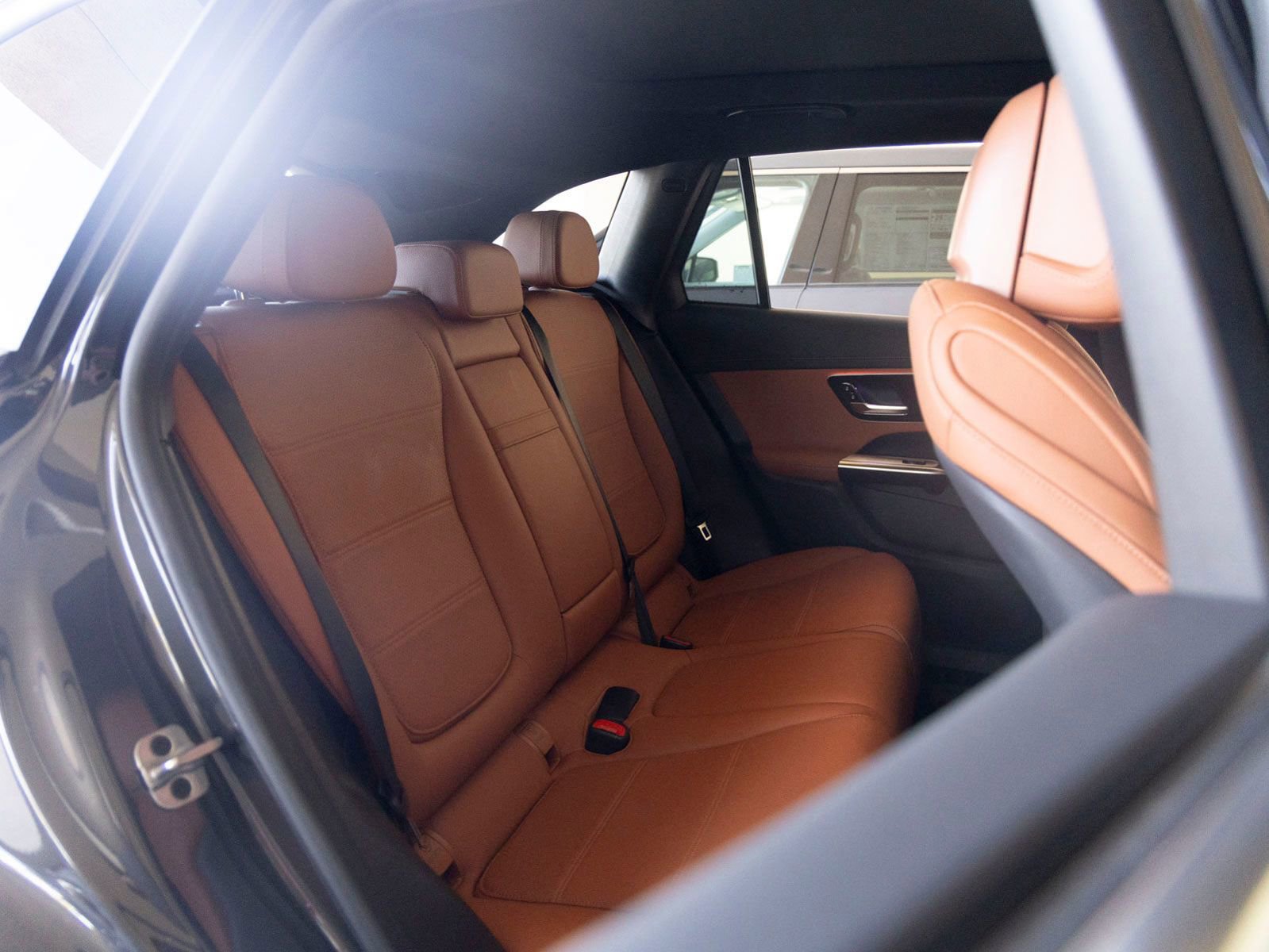 Used 2024 Mercedes-Benz GLC 300 image 23