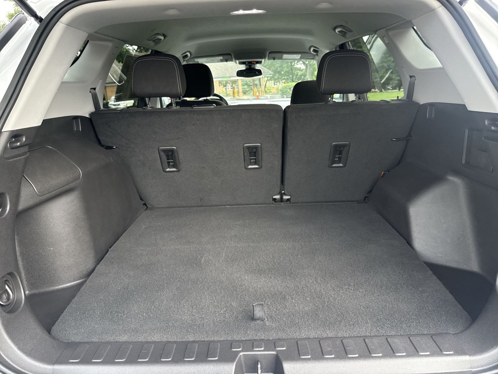 Used 2024 GMC Terrain SLE AWD/4WD image 22