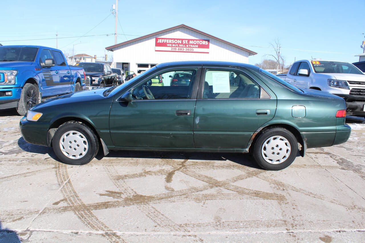 Used 1999 Toyota Camry LE image 1