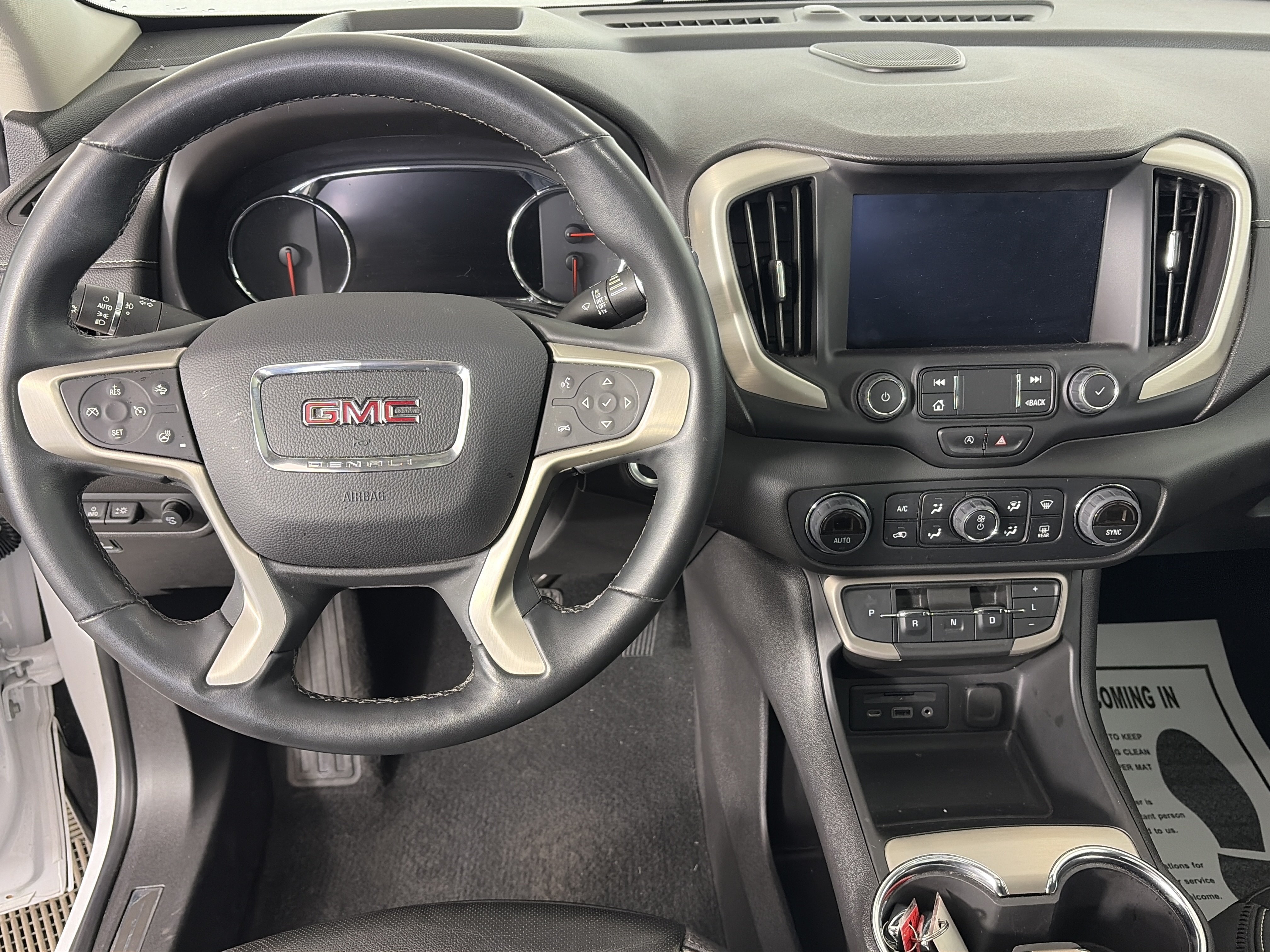 Used 2023 GMC Terrain Denali AWD/4WD image 3
