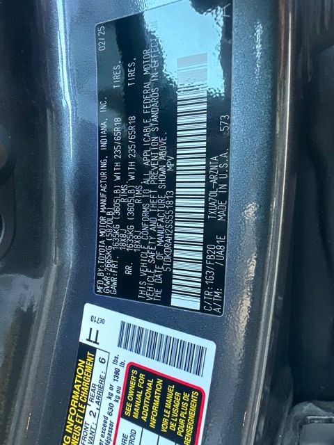 Used 2025 Toyota Highlander LE FWD image 11