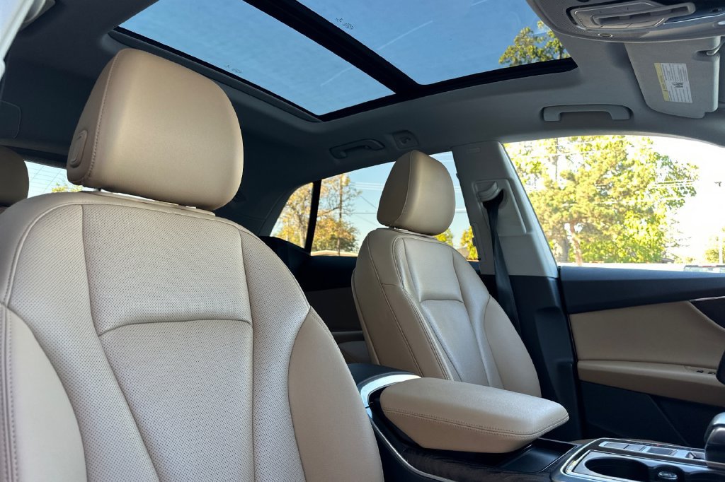 Used 2019 Audi Q8 Premium Plus w/ Premium Plus AWD/4WD image 20