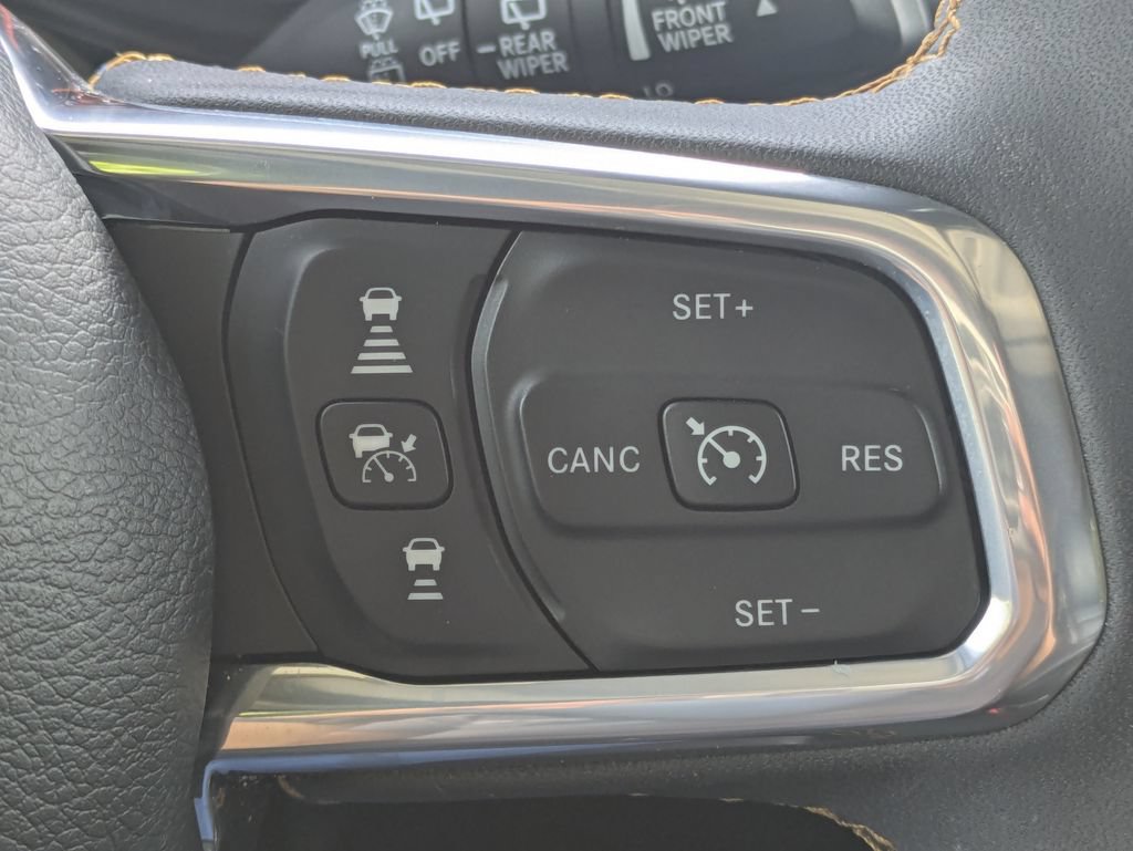 Used 2024 Jeep Wrangler Unlimited Sahara w/ Technology Group AWD/4WD image 25