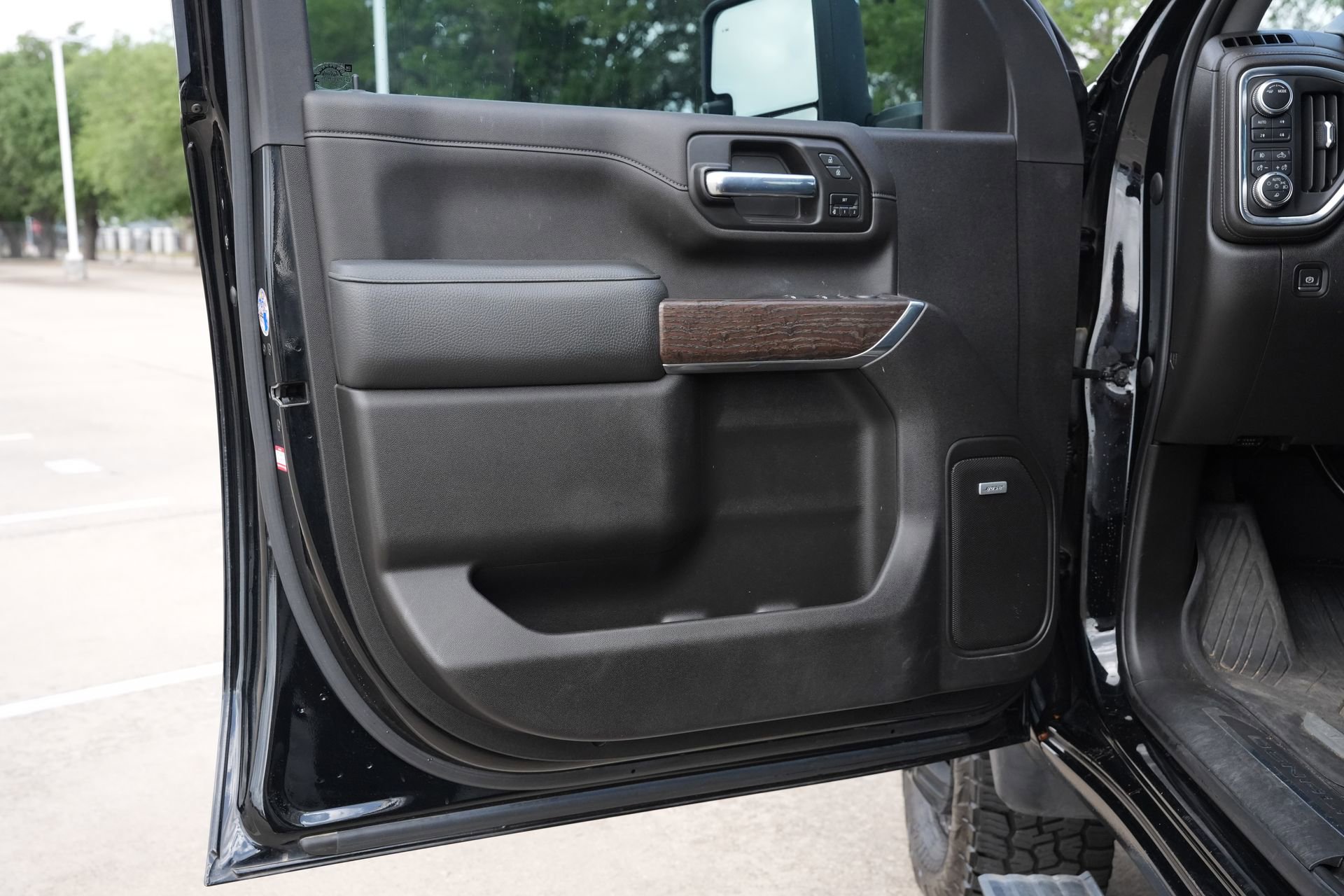 Used 2022 GMC Sierra 3500 Denali w/ Denali Ultimate Package image 14