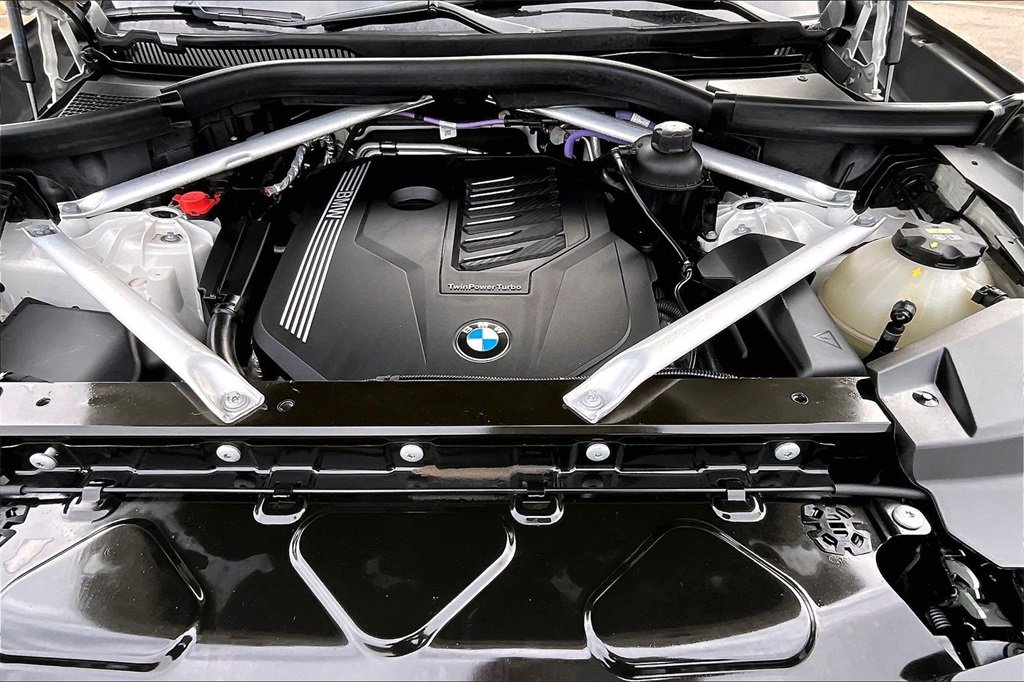 Used 2021 BMW X5 xDrive40i w/ Premium Package image 9