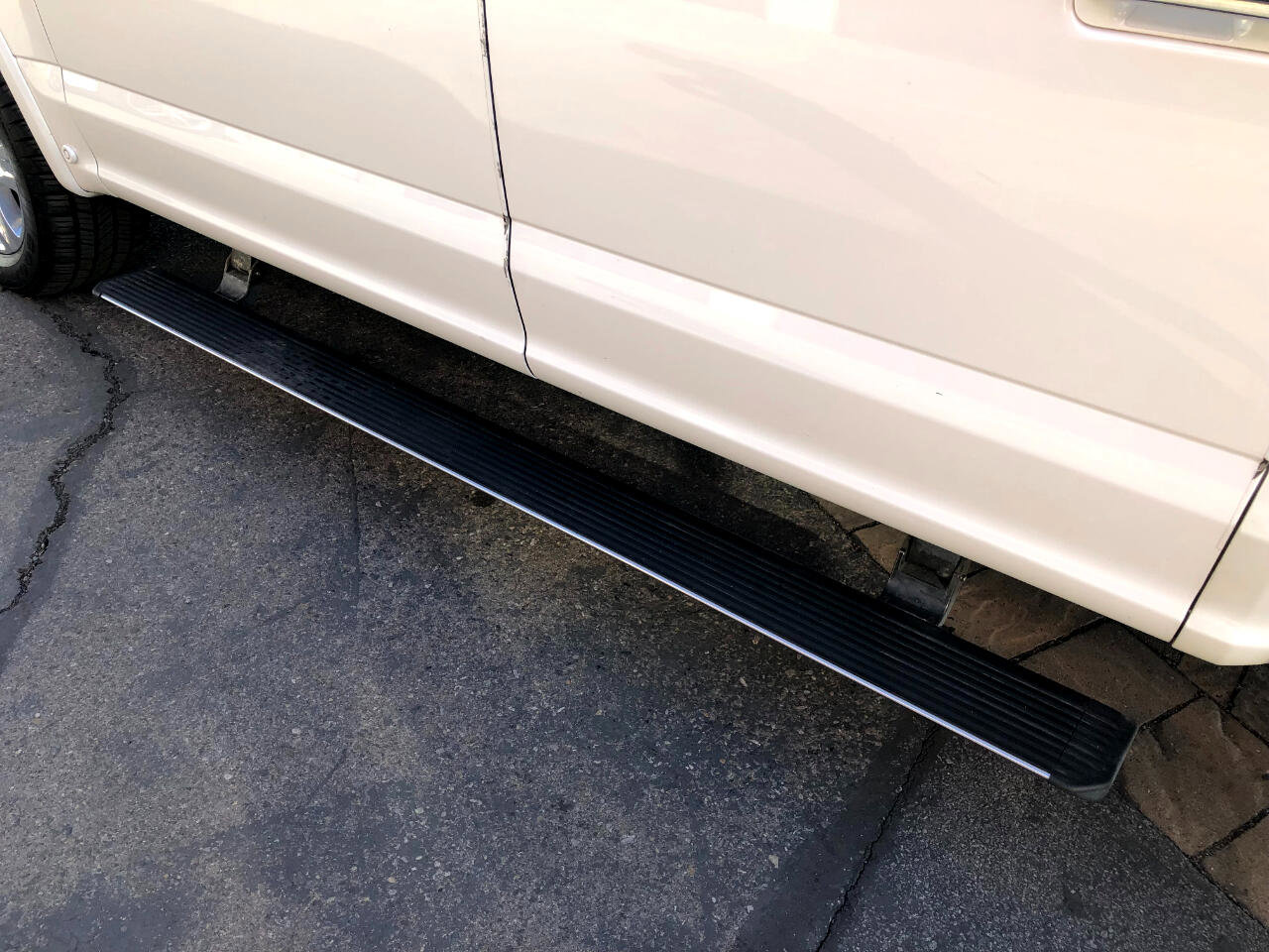 Used 2019 Ford F150 Platinum w/ Equipment Group 701A Luxury image 14