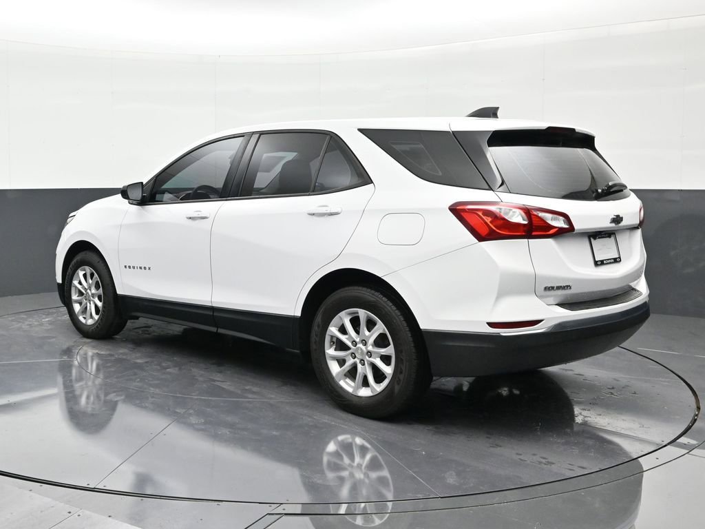 Used 2018 Chevrolet Equinox LS image 3
