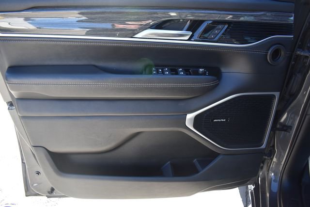 Used 2022 Jeep Wagoneer Series III AWD/4WD image 11