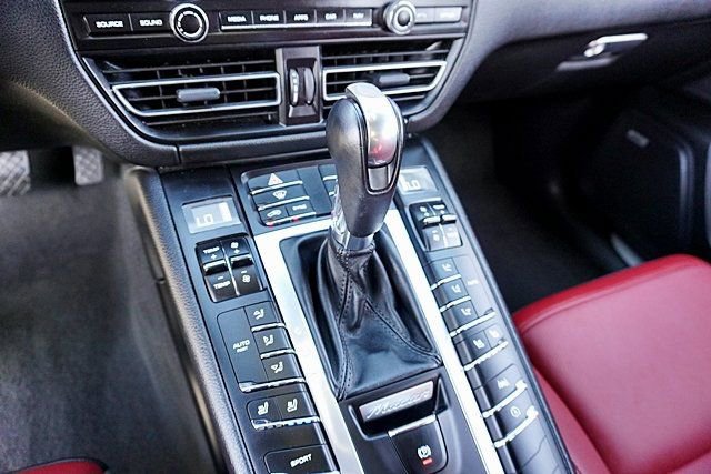 Used 2020 Porsche Macan S image 32