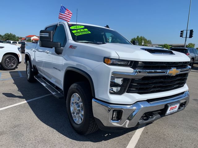Used 2025 Chevrolet Silverado 2500 LT AWD/4WD image 4
