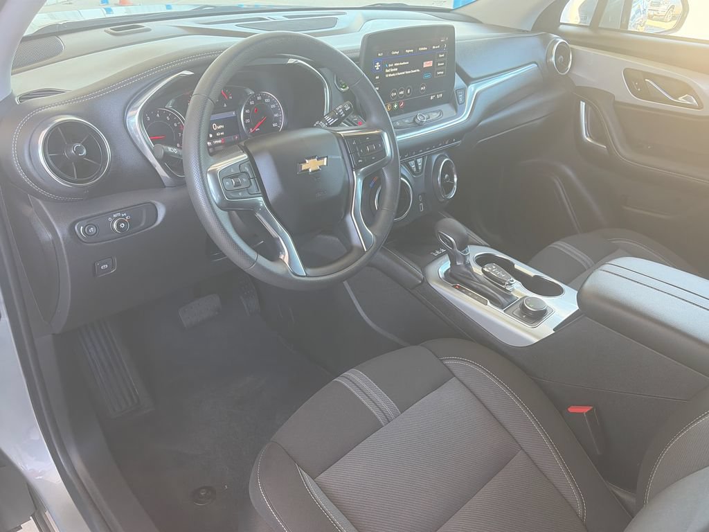 Used 2024 Chevrolet Blazer LT w/ Convenience Package FWD image 10