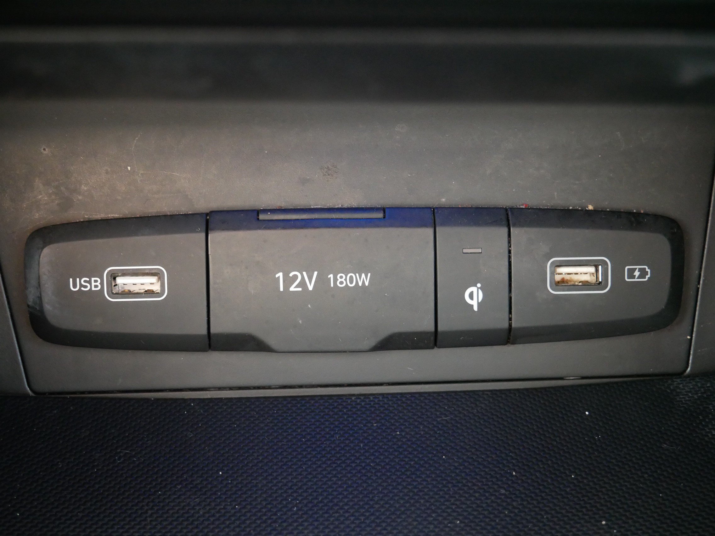 Used 2022 Hyundai Tucson Limited AWD/4WD image 32
