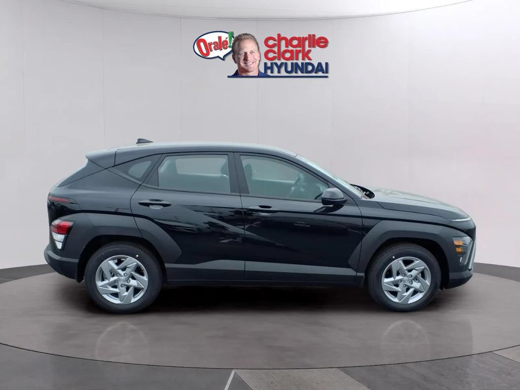 New 2026 Hyundai Kona SE FWD image 6
