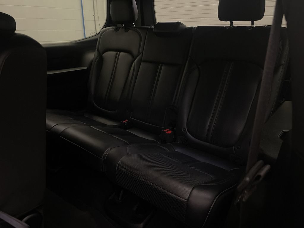 Used 2022 Jeep Wagoneer Series III w/ Rear Seat Entertainment Group AWD/4WD image 31